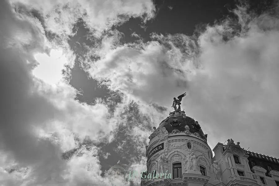 Madrid Victoria Alada - JP Galería