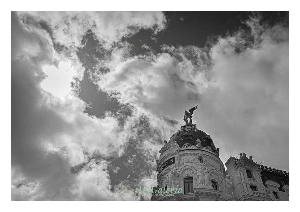 Madrid Victoria Alada - JP Galería