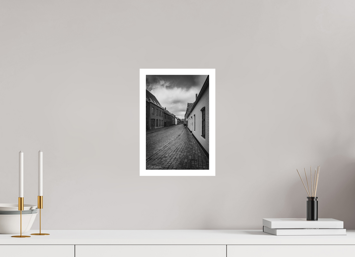 8 x 12″, Matte Photo Print On Fuji Crystal DP II Adentrándose en Oostmeers: Brujas