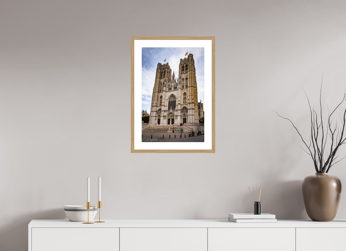16 x 24″, Natual Oak Frame Print On Fuji Crystal Verticalidad Gótica: La Catedral de San Miguel
