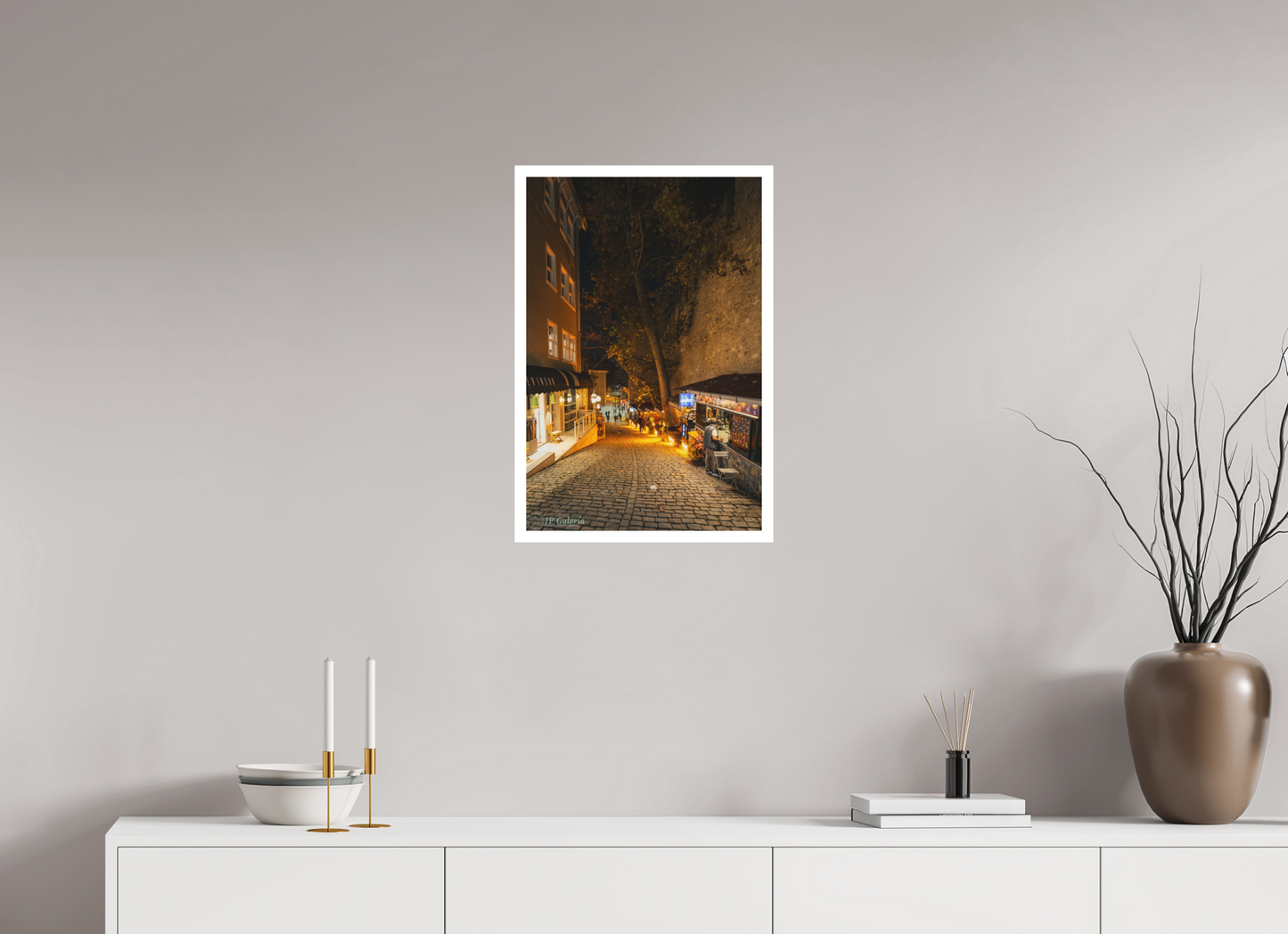 16 x 24″, Matte Hahnemühle Photo Rag Ultra Smooth Un Callejón Romántico en Estambul