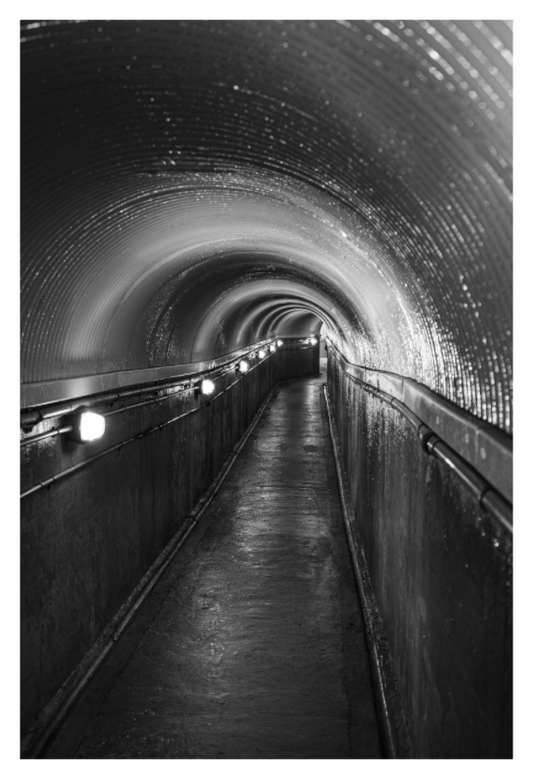 Main image Niagara Túnel White Water Walk - Fine Art - Black and White