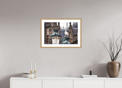 24 x 16″, Natual Oak Frame Print On Fuji Crystal El Guardián en la Farola