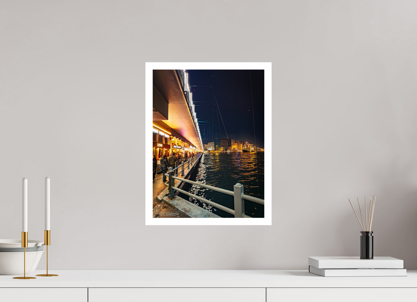12 x 16″, Gloss Hahnemühle Photo Silk Baryta X Vida Local en el Puente de Gálata