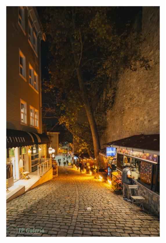 Main image Un Callejón Romántico en Estambul