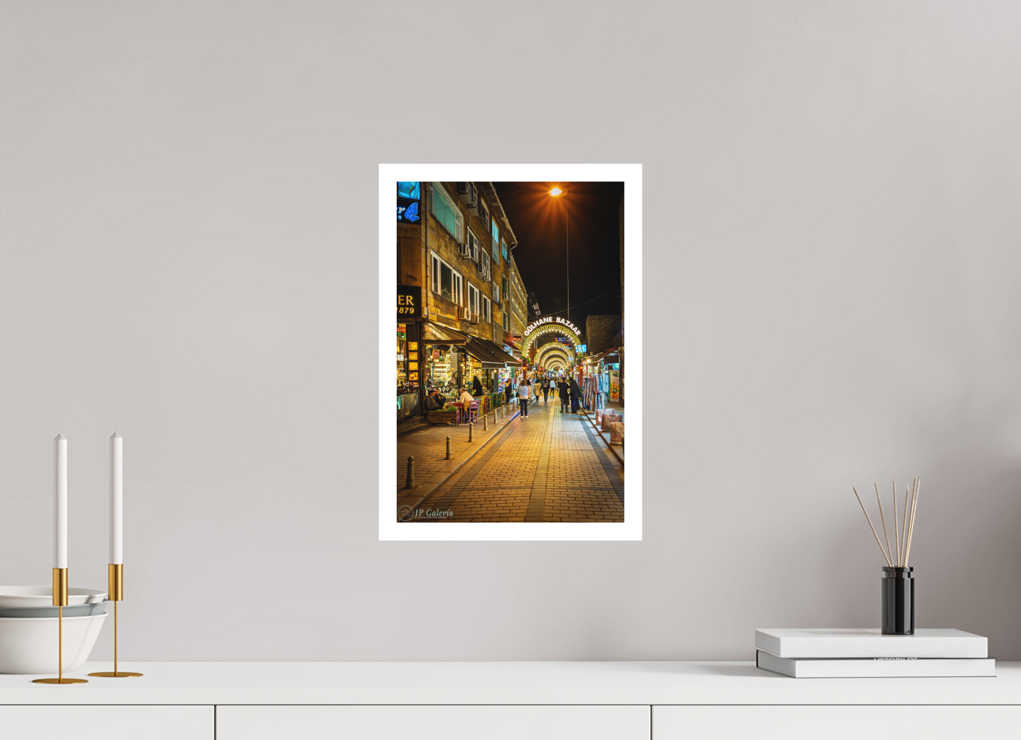 10 x 15″, Matte Hahnemühle Photo Rag Ultra Smooth Noches Vivas en el Bazar de Gülhane