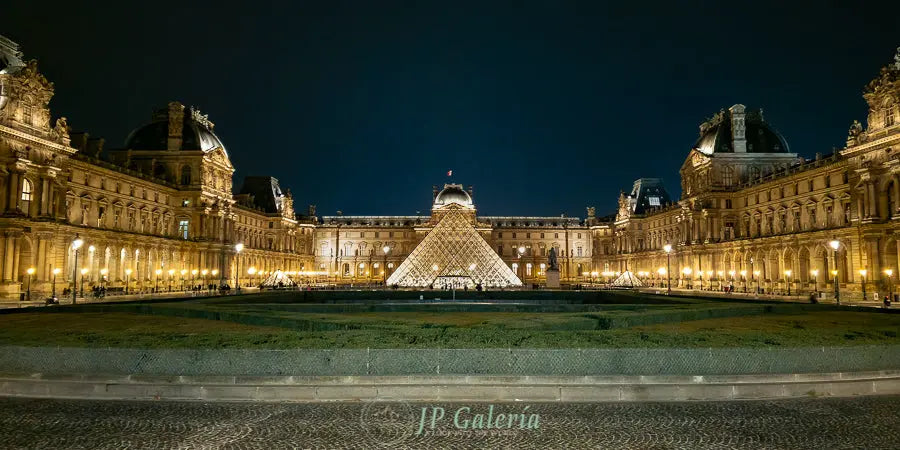 Paris Museo del Louvre de Noche - JP Galería