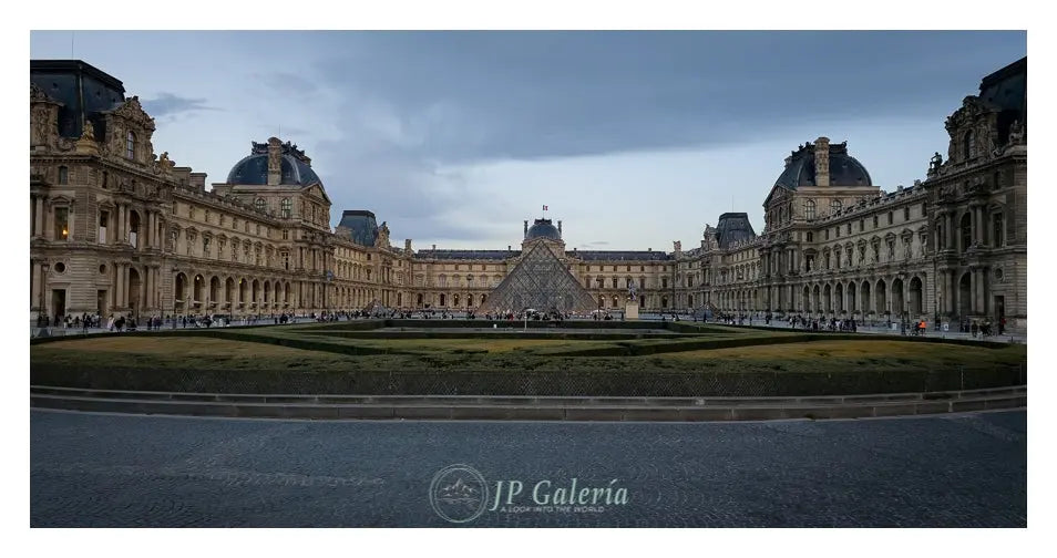 Paris Museo del Louvre de Día - JP Galería